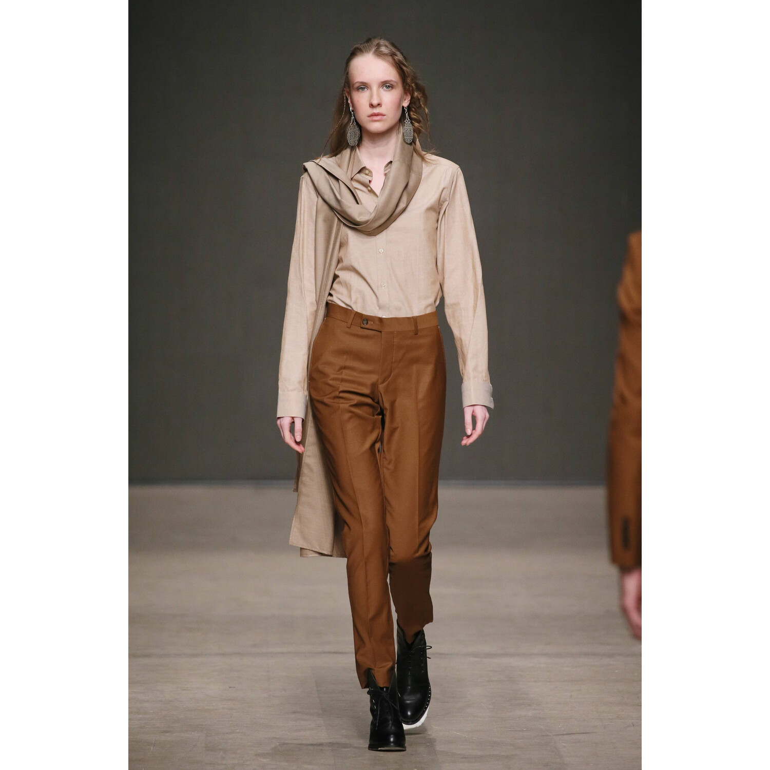 Фото 21DOT12 | The Twenty One Twelve Fall 2019 Ready-to-Wear / 21DOT12 | The Twenty One Twelve осень-зима 2019 / Неделя моды: Москва